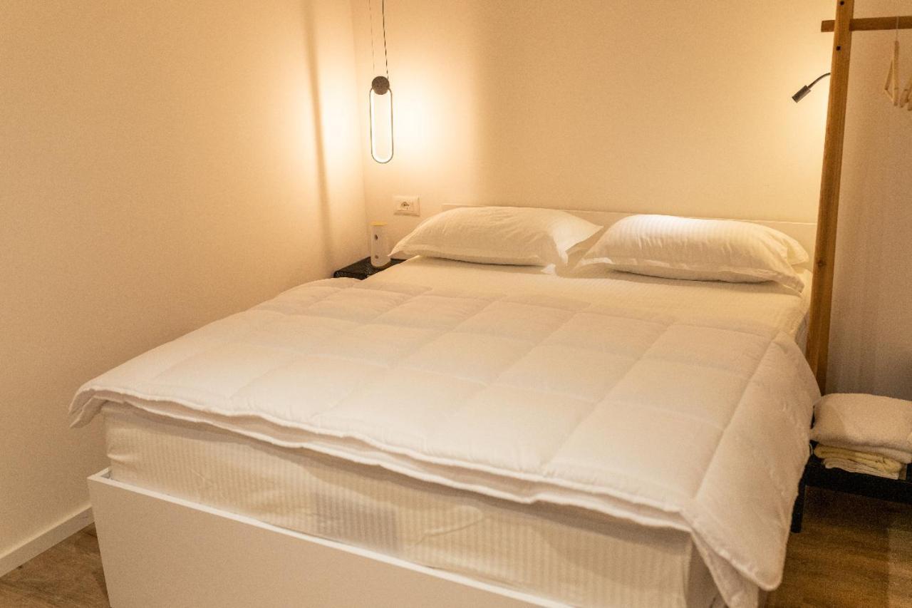Blloku Studio Apartament ติรานา ภายนอก รูปภาพ
